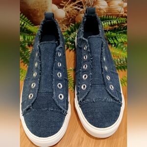 Womens Corky  Blue Slip-On Sneakers Sz 6